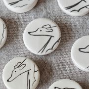 Imanes hechos y pintados a mano en cerámica